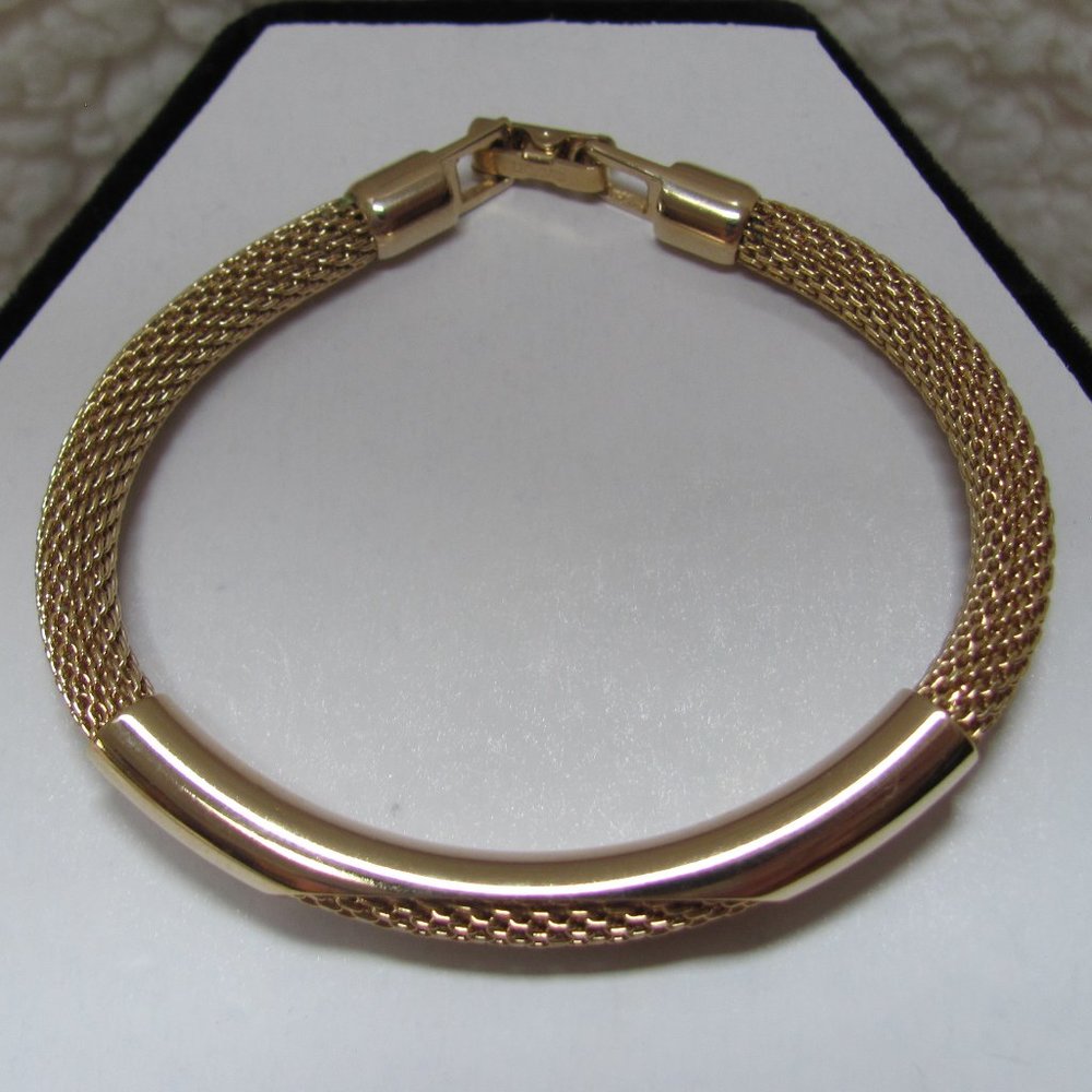 Avon Gold Tone Mesh Bracelet